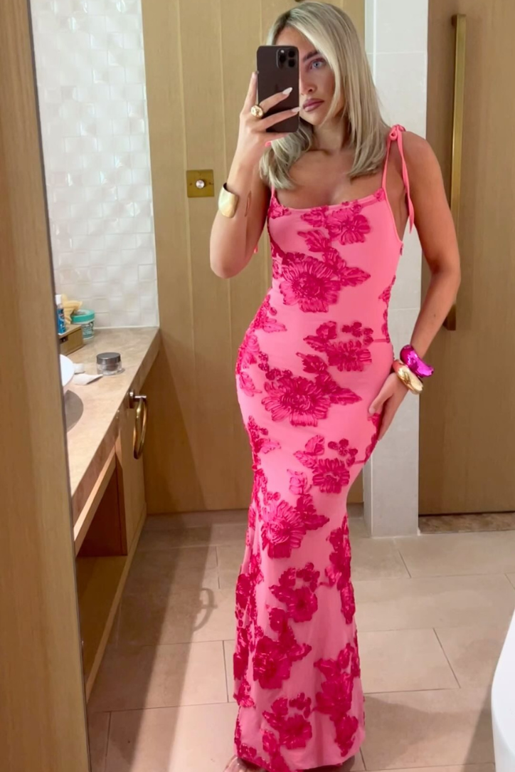 Jolana – Floral Elegance Fitted Maxi Dress